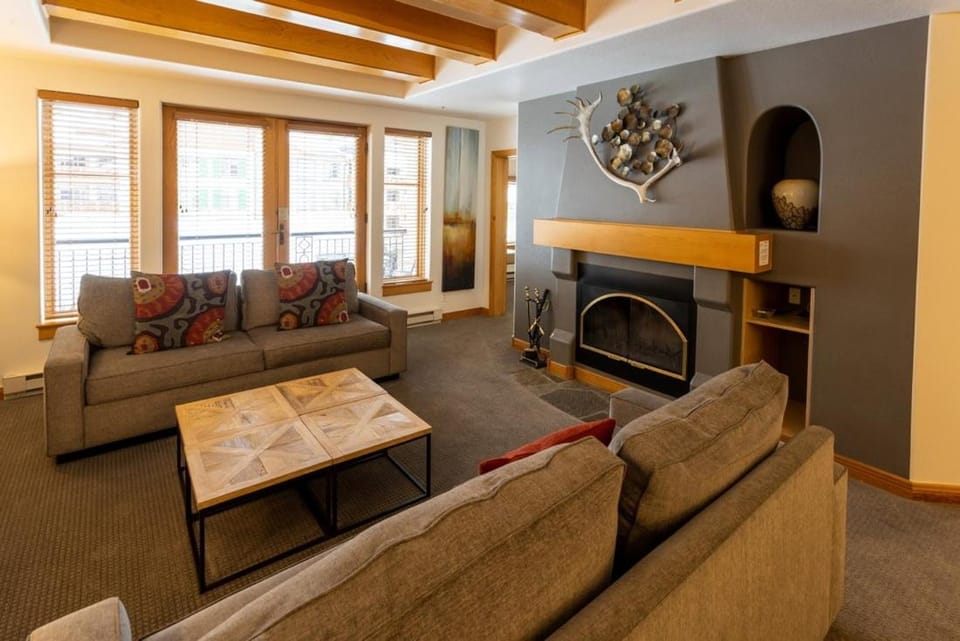 4315A - One Bedroom Deluxe Creekside Condominiums Apartment in Wasatch County