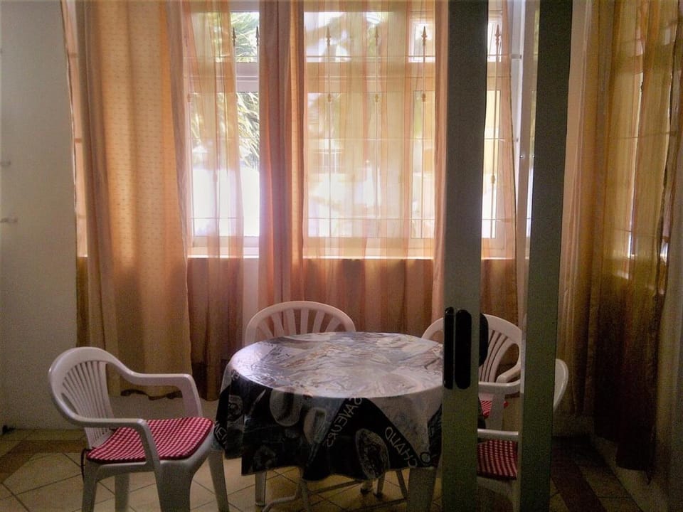 Modern 1-bedroom apartment in Grand Bay - TRY IT!! Apartment in Grand Baie