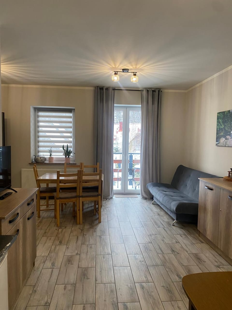 TV and multimedia, Kitchen or kitchenette, Living room, Seating area, Dining area