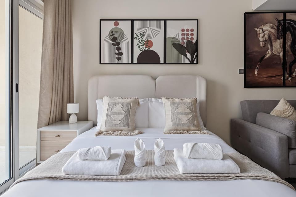 Modern Studio Apartment in Lake View Apartment in Dubai