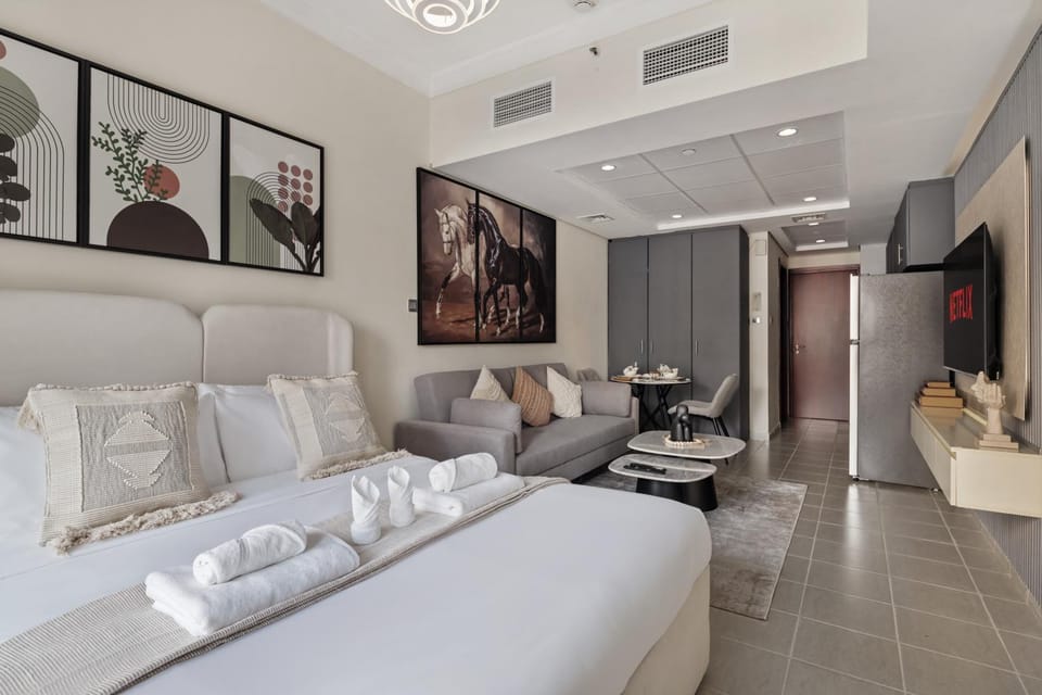 Modern Studio Apartment in Lake View Apartment in Dubai