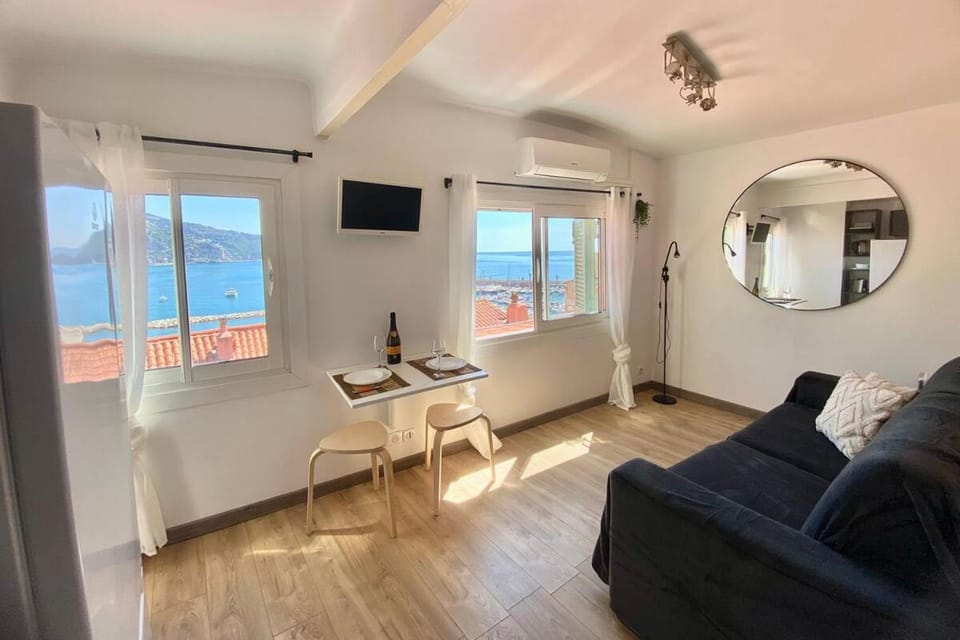 TV and multimedia, Living room, air conditioner