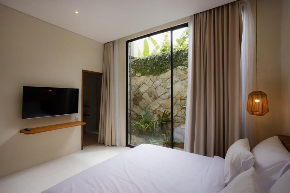 Communal lounge/ TV room, Bed, TV and multimedia, Bedroom