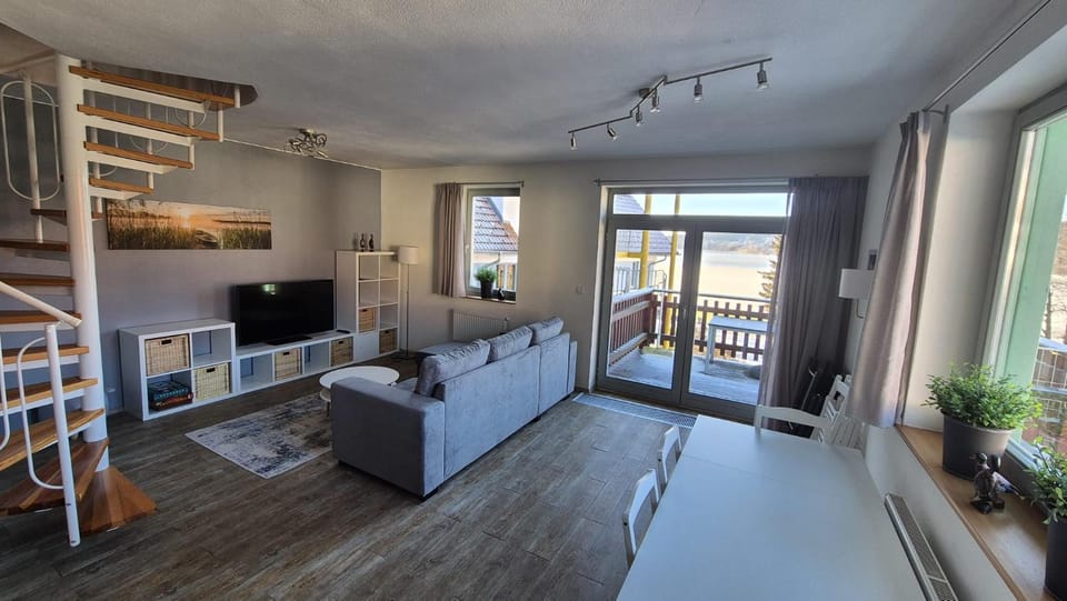 TV and multimedia, Balcony/Terrace, Living room, Photo of the whole room, Seating area, Dining area, Evening entertainment, pet friendly