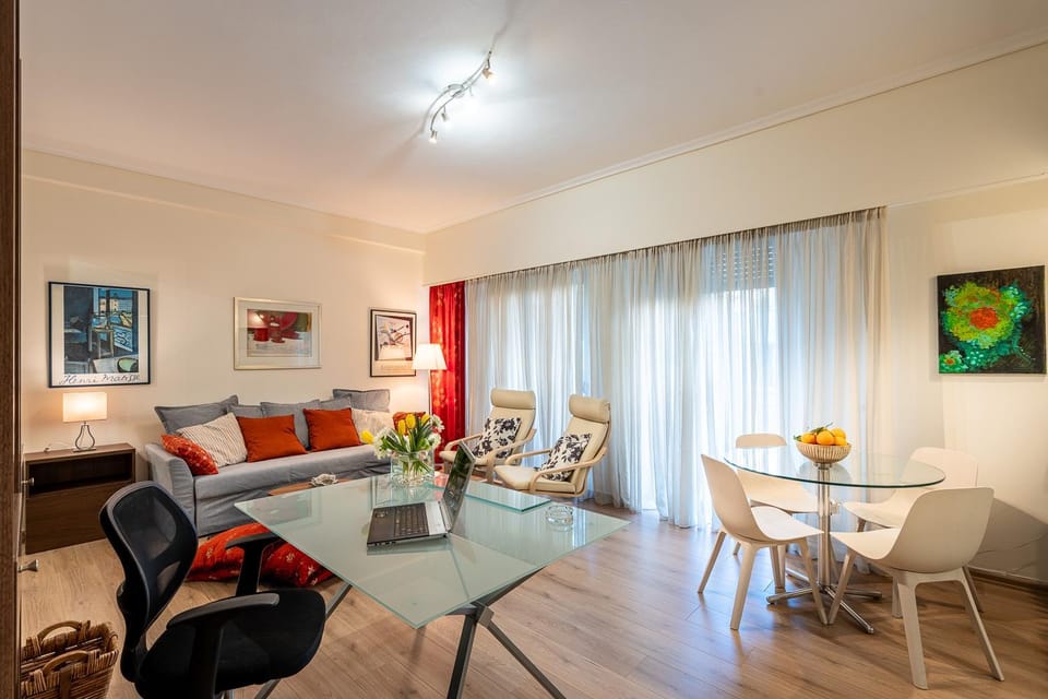 Living room, Seating area, Dining area