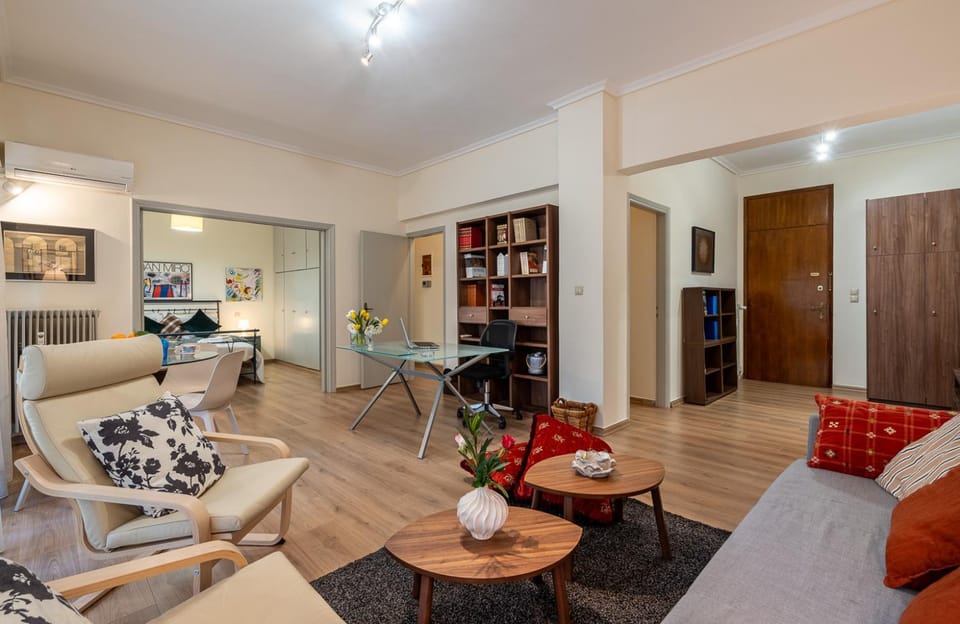 Library, Living room, Seating area