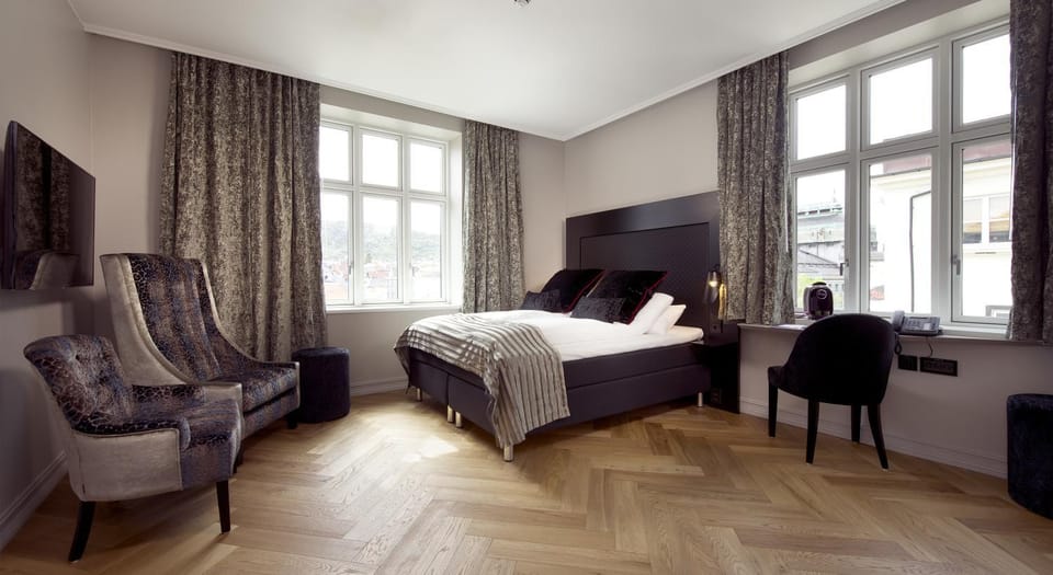 Bed, Day, View (from property/room), Photo of the whole room, Seating area