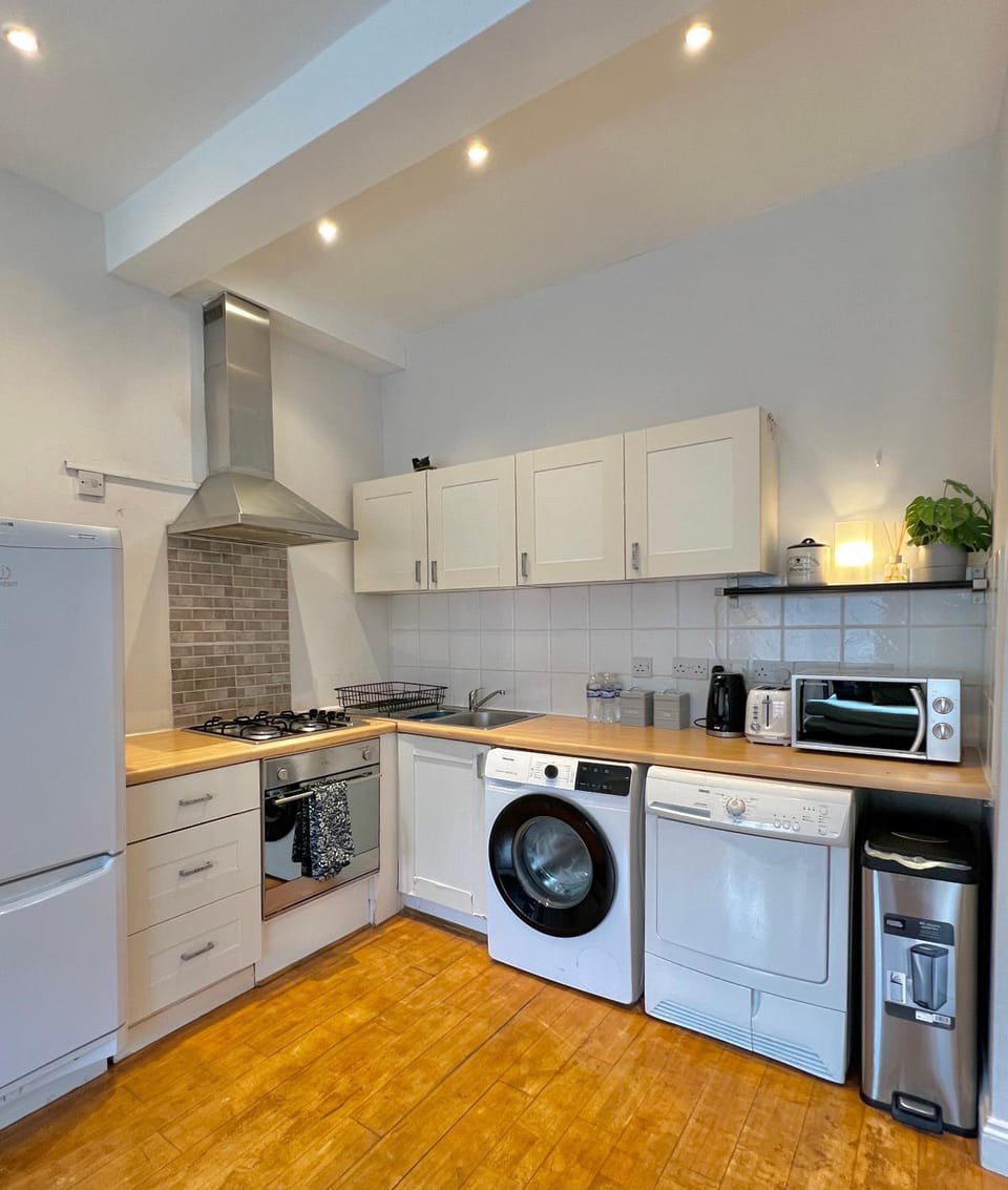 Cozy Waterloo Flat Sleeps 4 - 10 Mins to London Eye Apartment in London Borough of Southwark