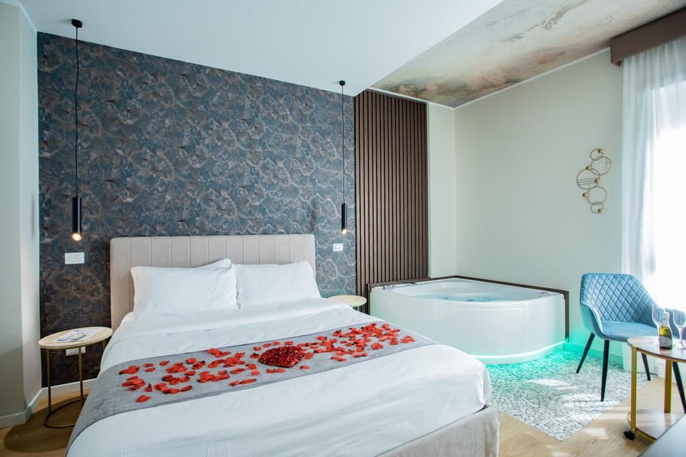 Bed, Hot Tub, View (from property/room), Decorative detail, Bedroom