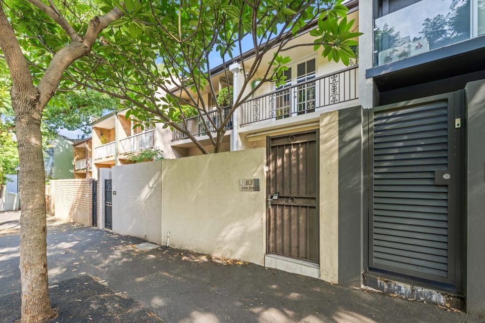 2BR House near Fish Market, Darling Harbour & ICC & CBD House in Sydney
