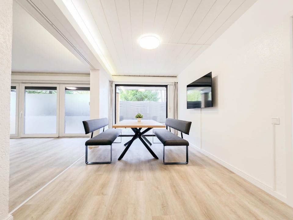 TV and multimedia, Dining area
