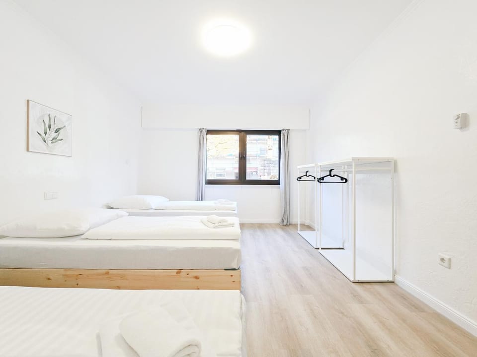 Bed, Photo of the whole room, Bedroom, heating, towels, wardrobe
