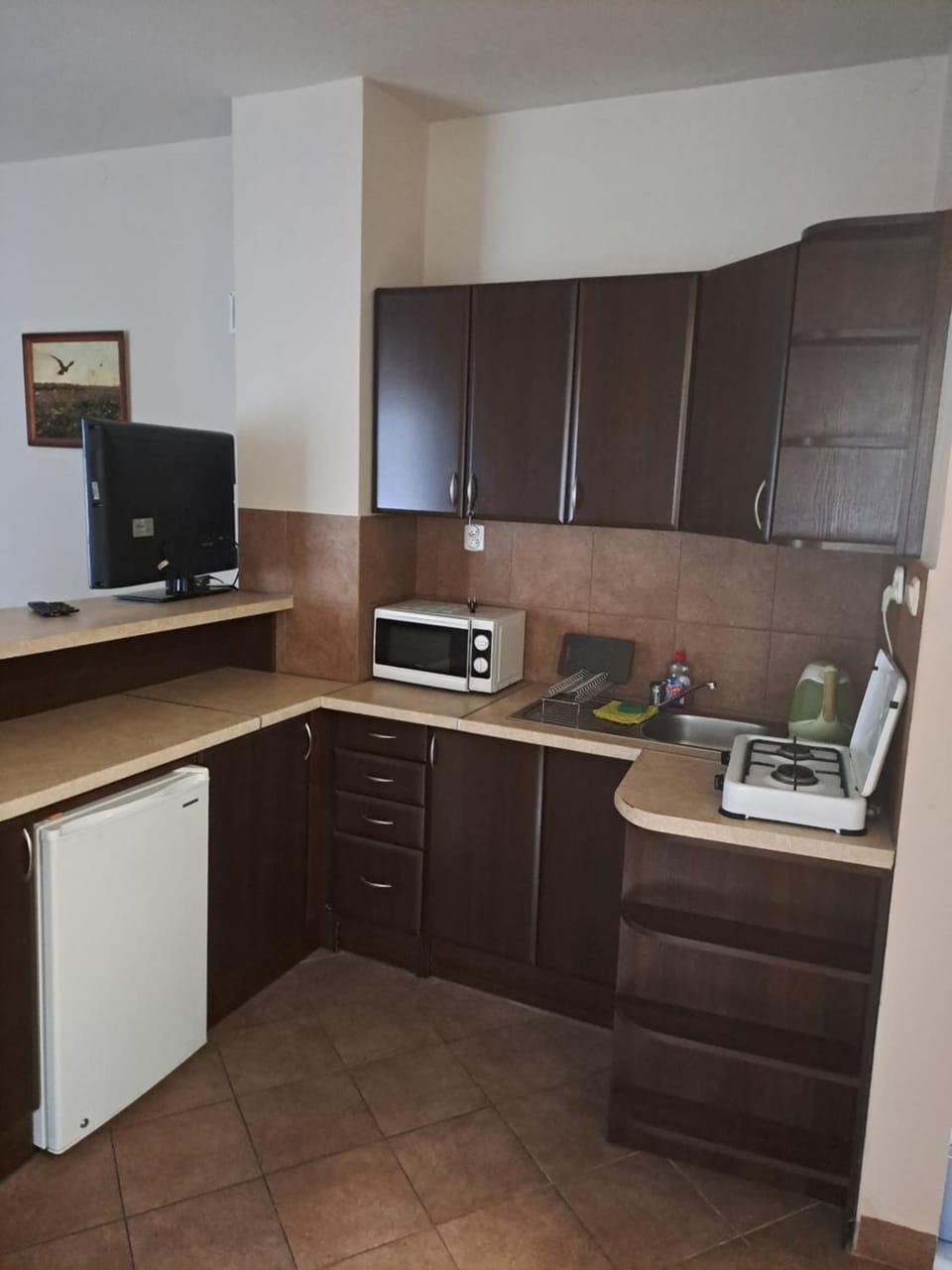 Kitchen or kitchenette, oven, stove