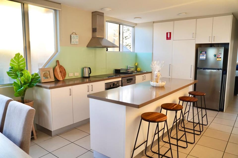 Kitchen or kitchenette, Seating area