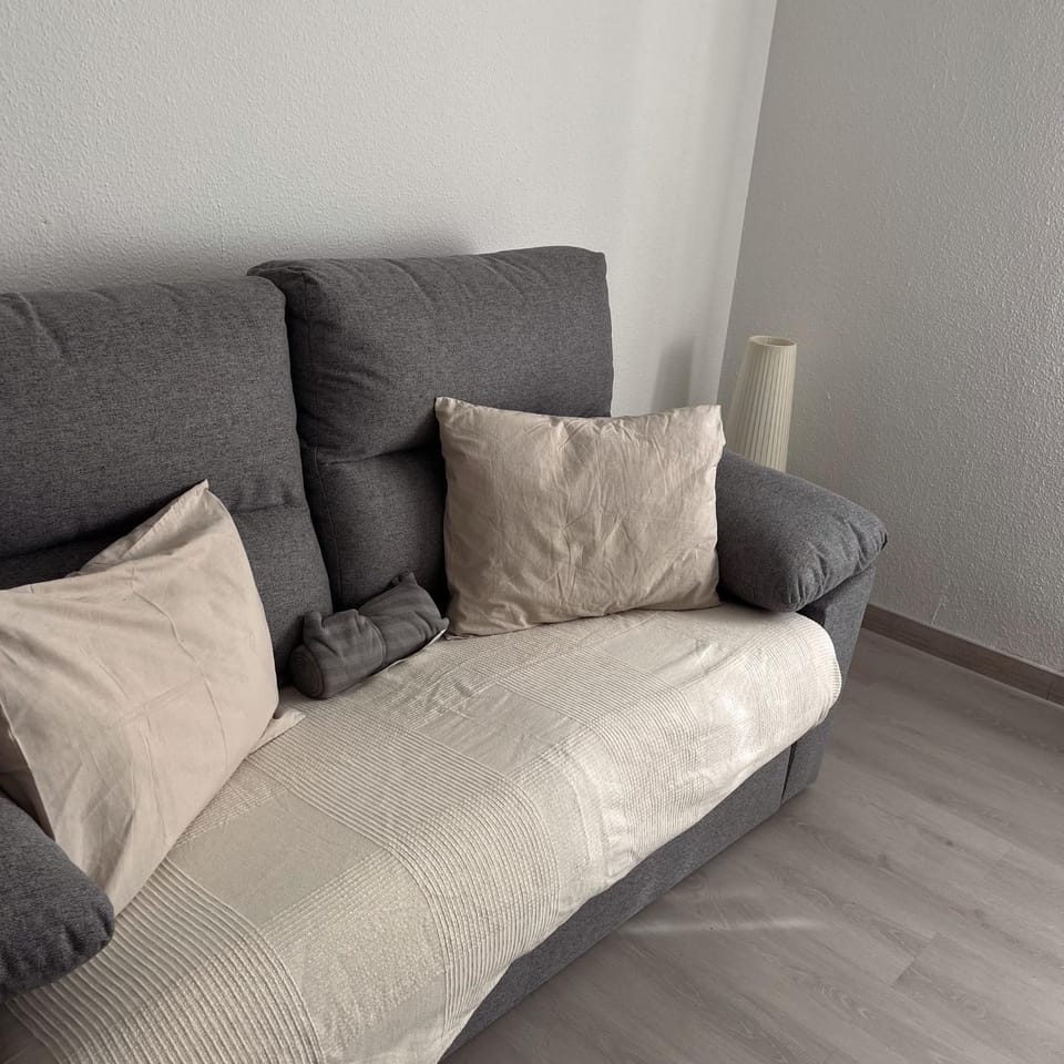 El hangar Apartment in Burgos