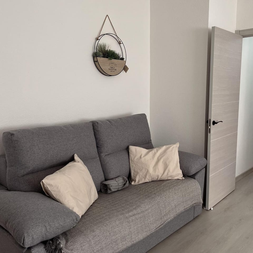 El hangar Apartment in Burgos