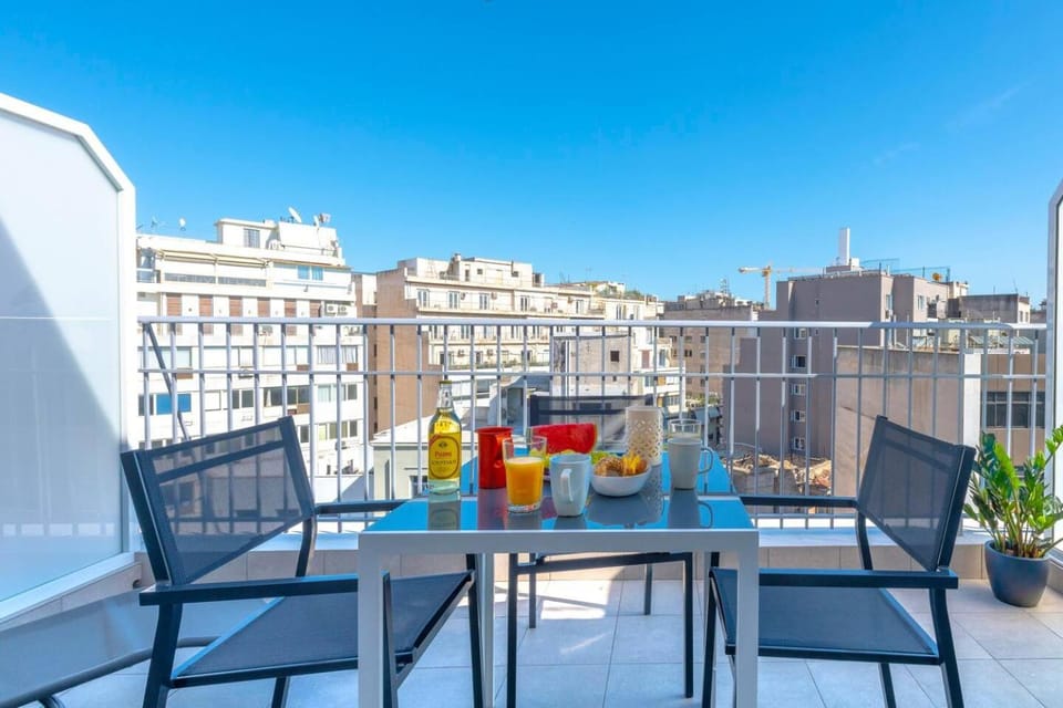 View (from property/room), Balcony/Terrace, Balcony/Terrace, City view