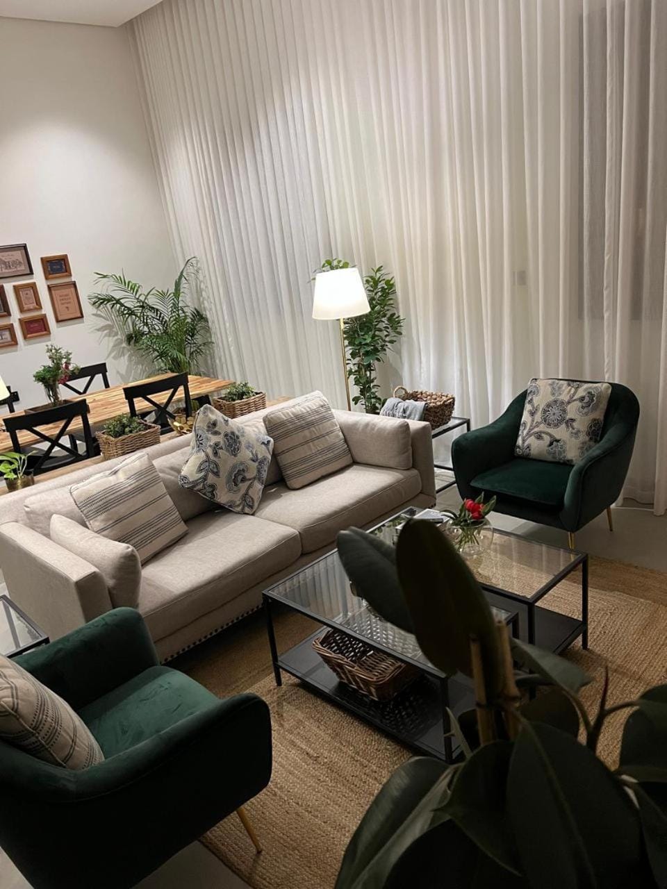 Living room, Seating area, Dinner