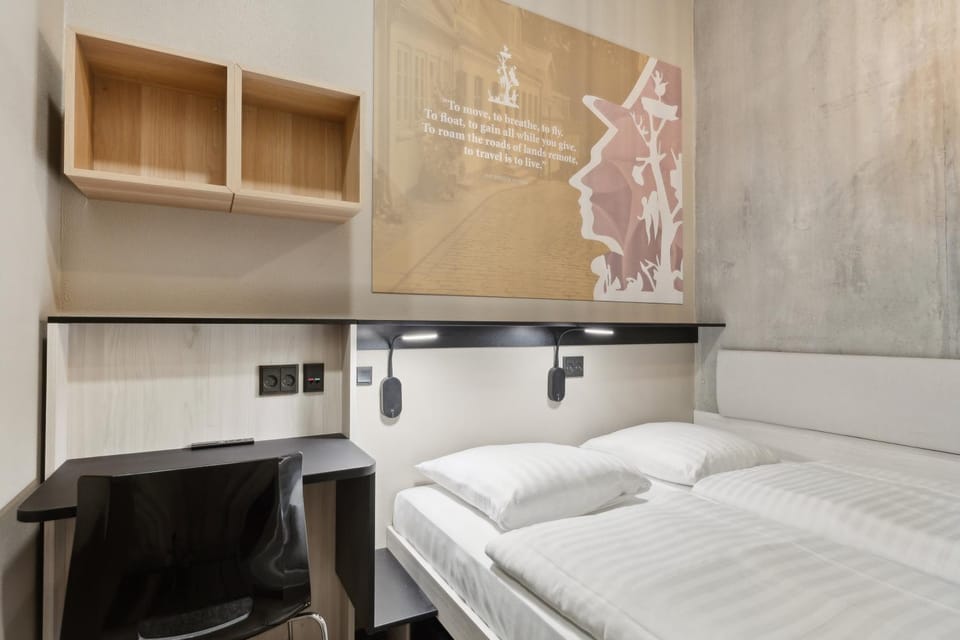 Photo of the whole room, Photo of the whole room