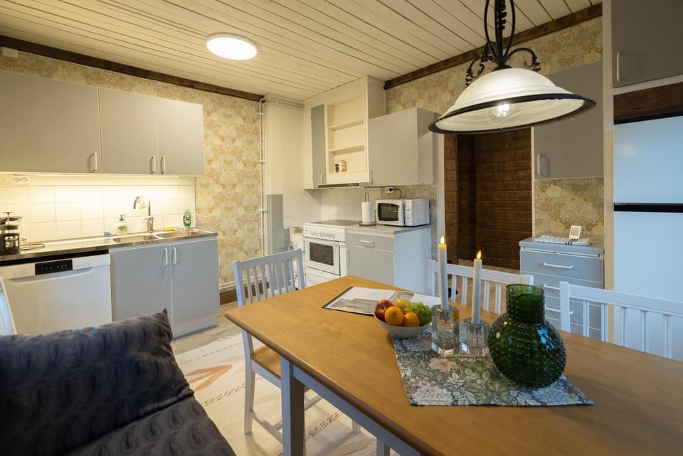 Kitchen or kitchenette, Seating area, Dining area, dishwasher, oven, stove