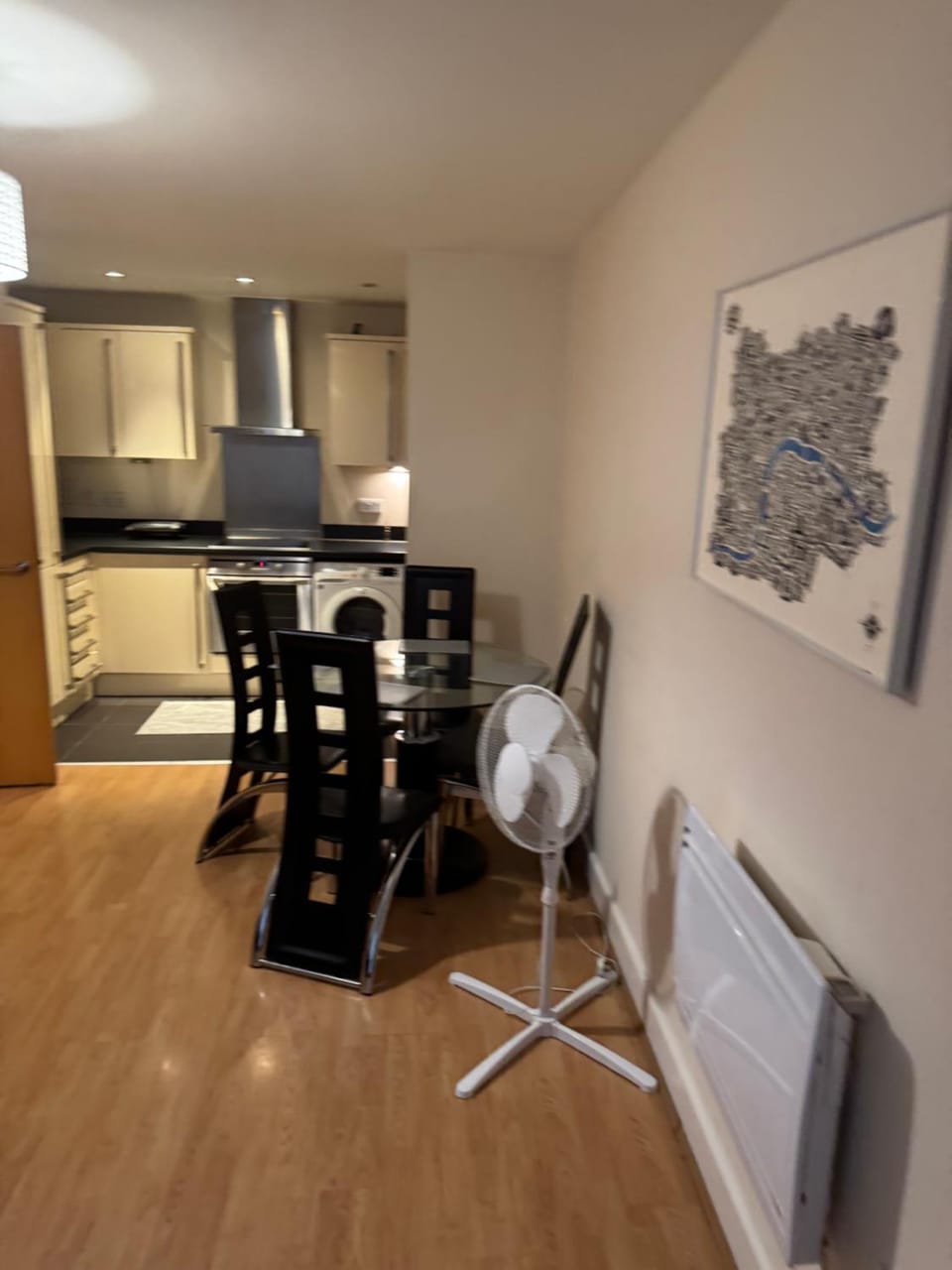 1- Bed Flat with Easy Access to Bow Station Apartment in London
