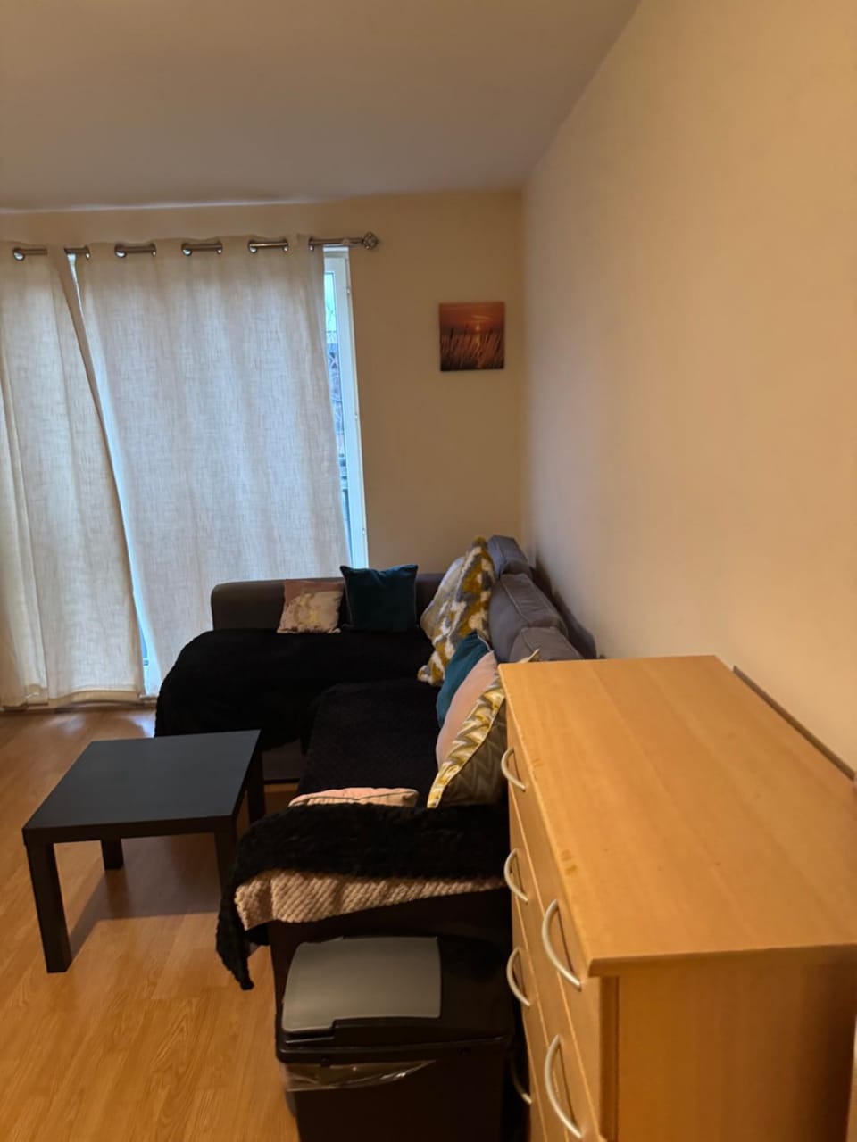 1- Bed Flat with Easy Access to Bow Station Apartment in London