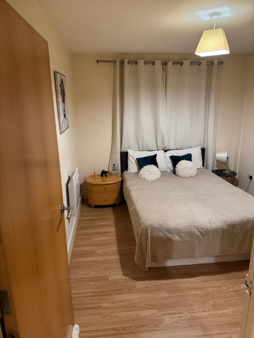 1- Bed Flat with Easy Access to Bow Station Apartment in London