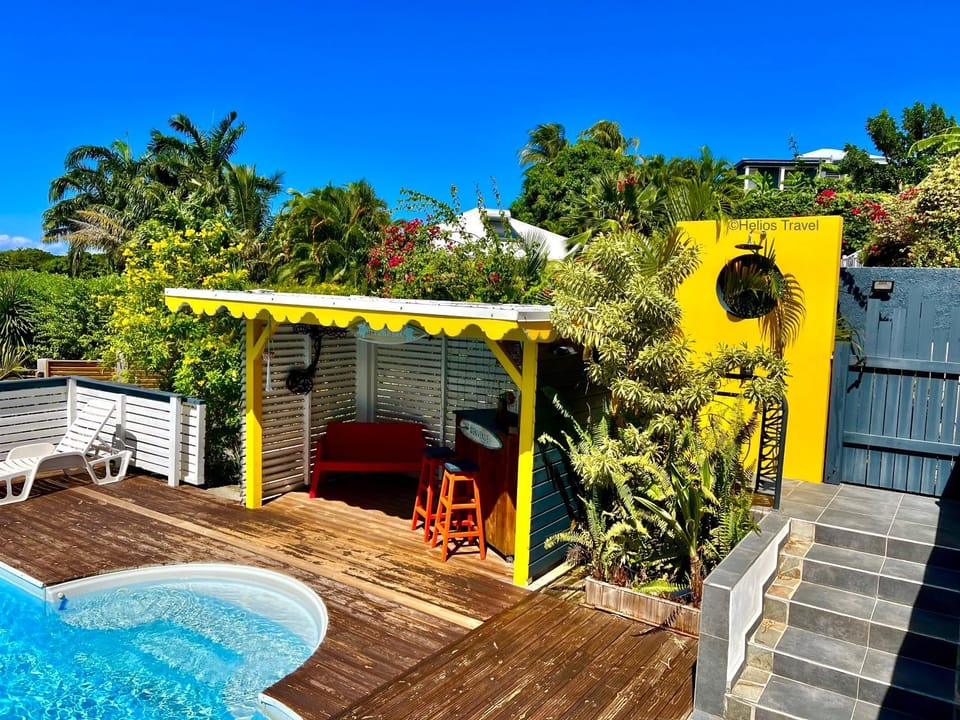 Property building, Patio, Day, Garden, Lounge or bar, Garden view, Pool view, Swimming pool, sunbed