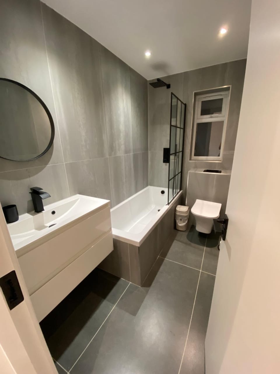 Shower, Toilet, Bathroom, Bath, towels