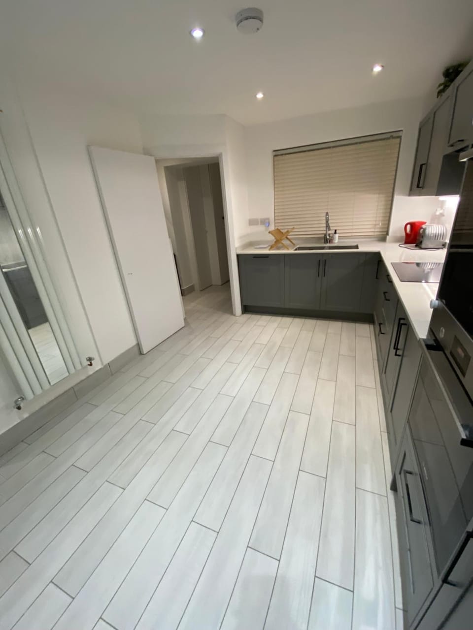 Kitchen or kitchenette, stove, Internal: Not applicable to any particular room