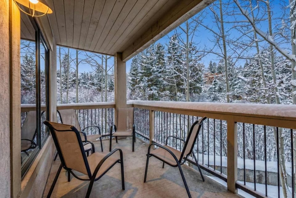 Ski In Out Breckenridge Condo with Shared Hot Tubs House in Breckenridge