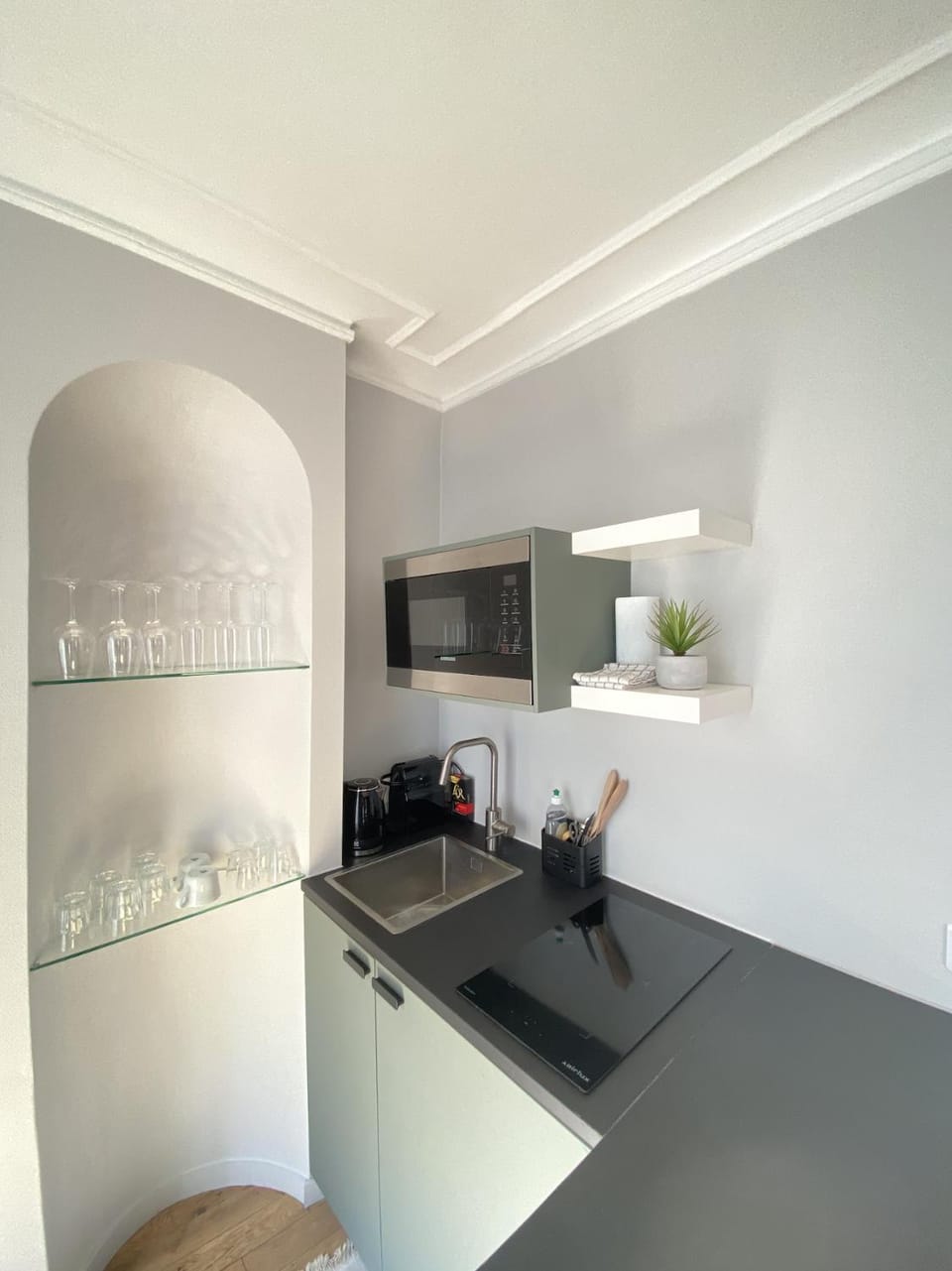 Kitchen or kitchenette, stove