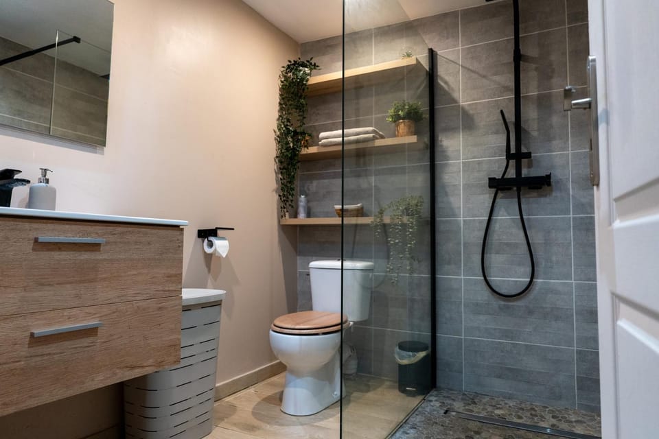 Shower, Toilet, Bathroom