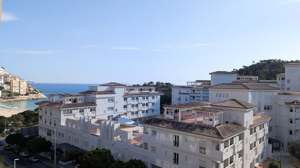 City view, Sea view