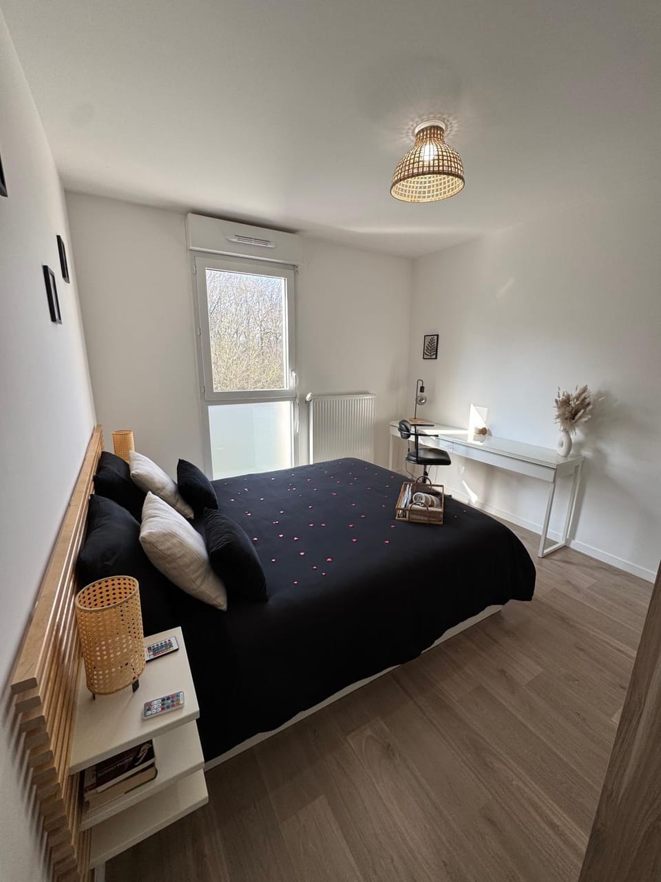 Bed, Photo of the whole room, Business facilities, Bedroom