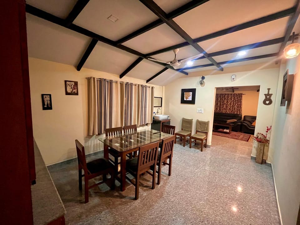 Mountain Whispers Splendour Guest House Apartment in Madikeri