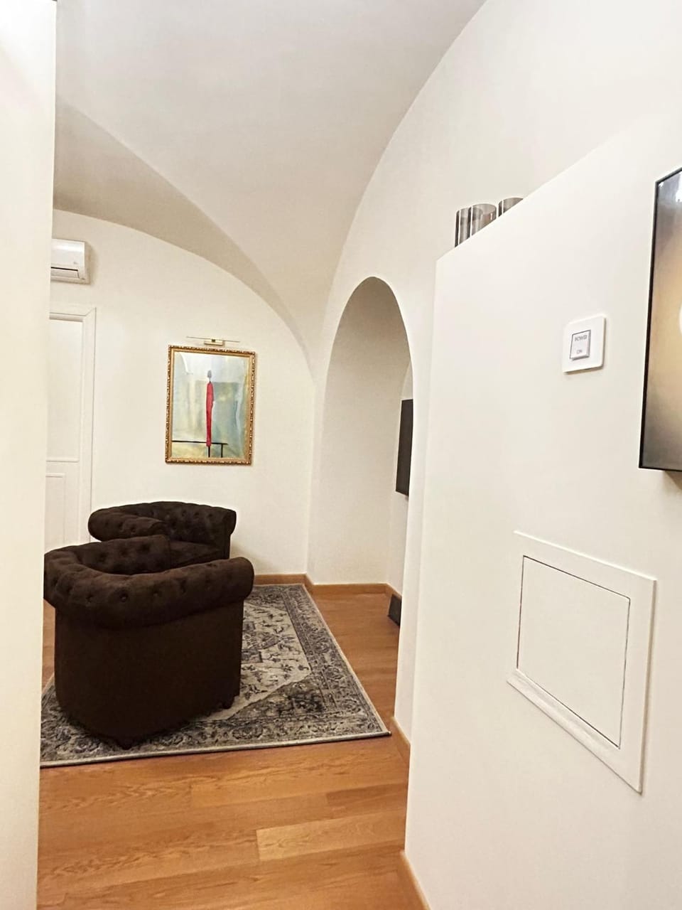 TV and multimedia, Seating area