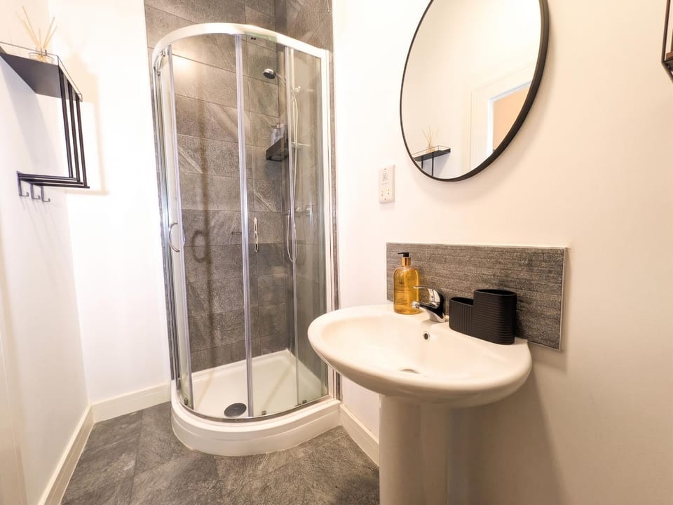 Shower, Toilet, Bathroom