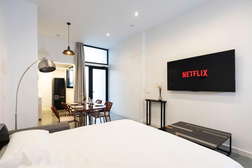 Communal lounge/ TV room, Bed, TV and multimedia, Evening entertainment