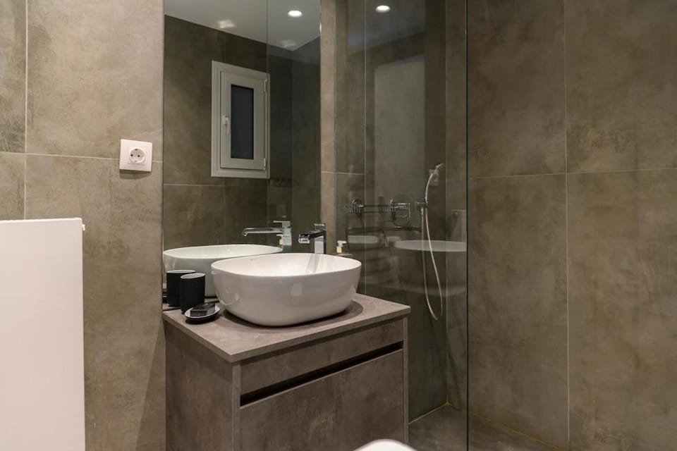 Icarus Minimal 2bedroom Bliss Apartment in Plaka