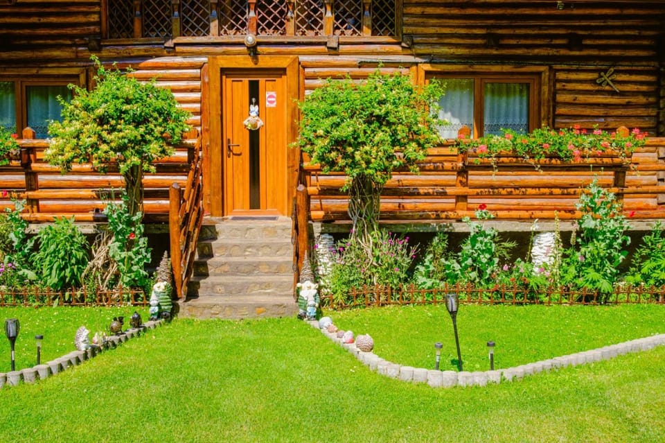 Casa Bunicii Bed and Breakfast in Romania