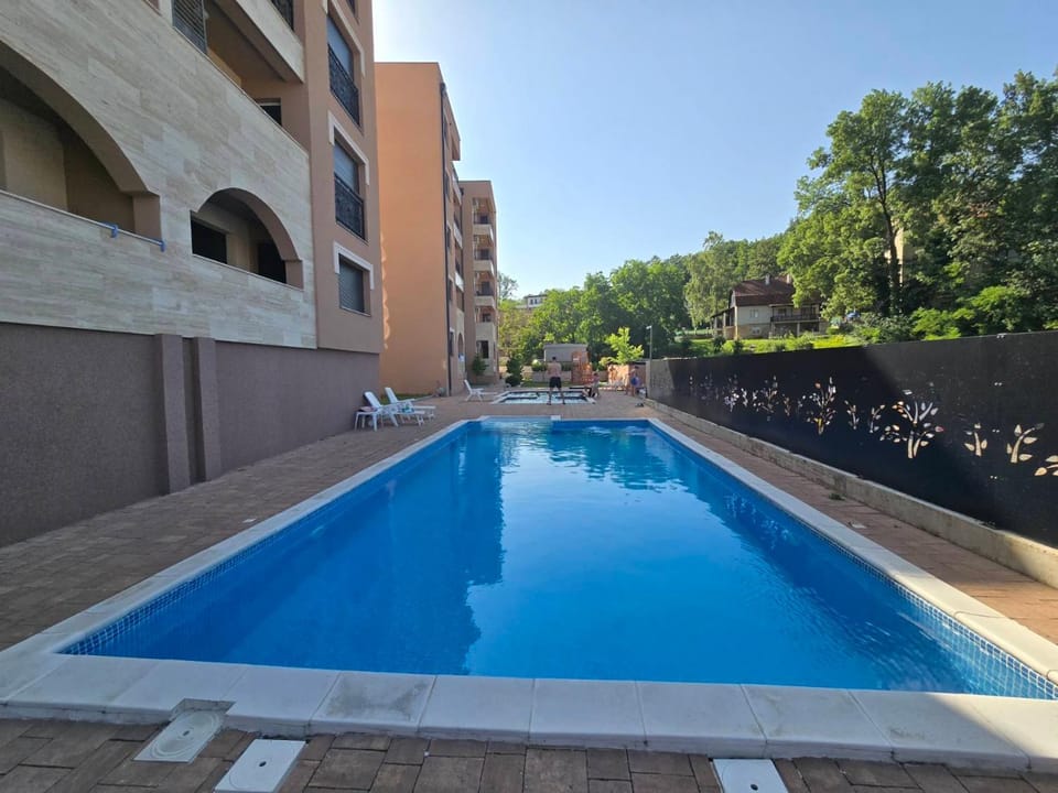 Larso Lux, free swimming pools Apartment in Serbia