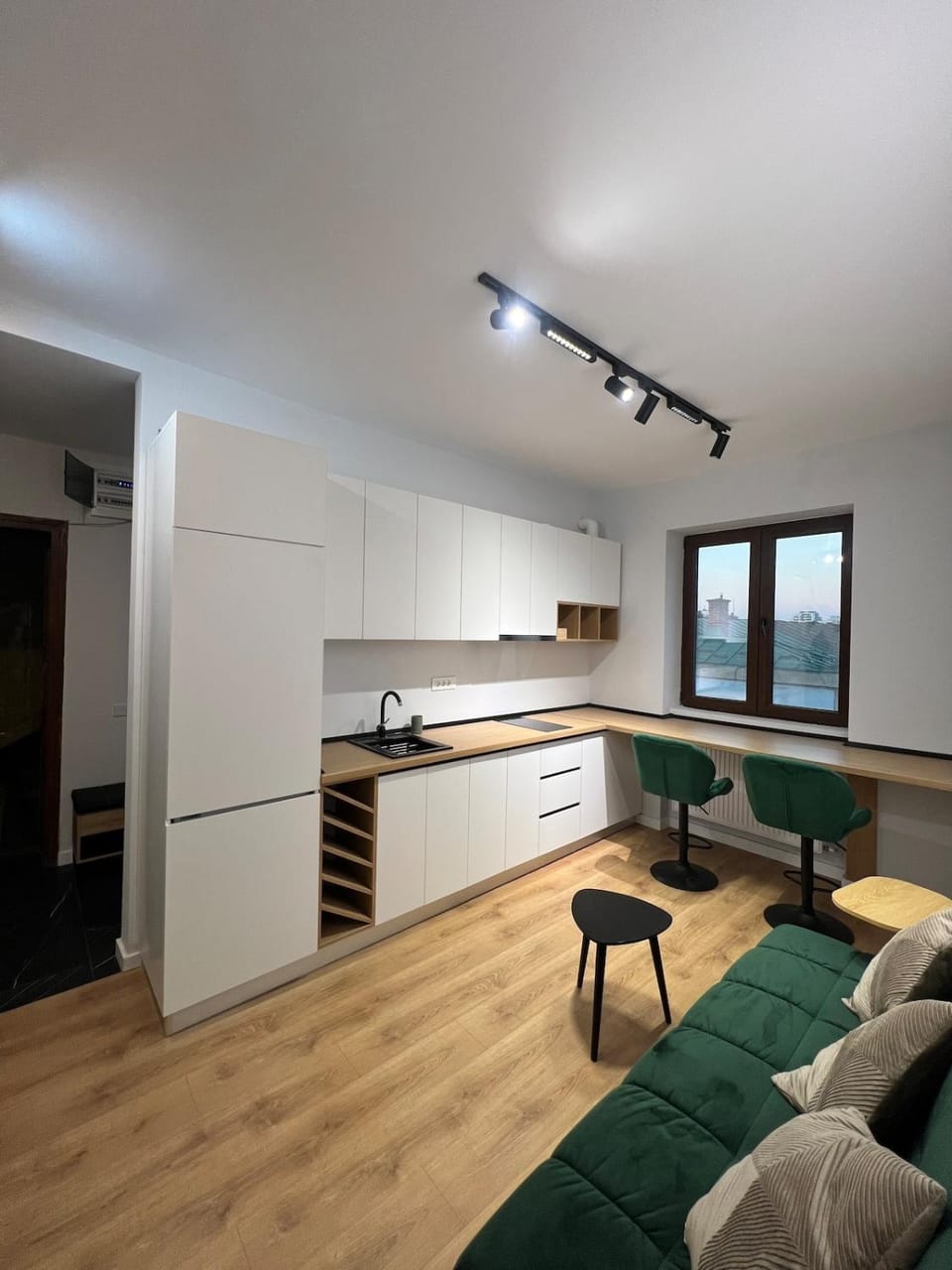 Kitchen or kitchenette, Living room, Seating area