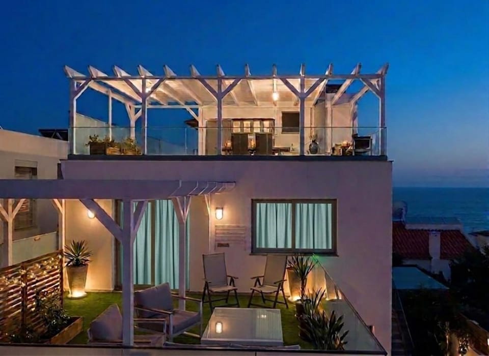 Property building, Balcony/Terrace