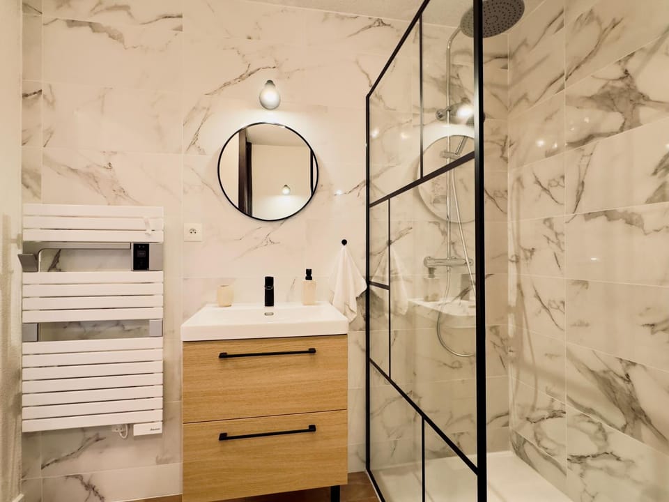 Shower, Bathroom