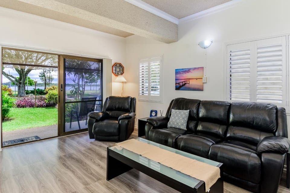 Garden, Garden, Living room, Seating area, Sea view, Sea view