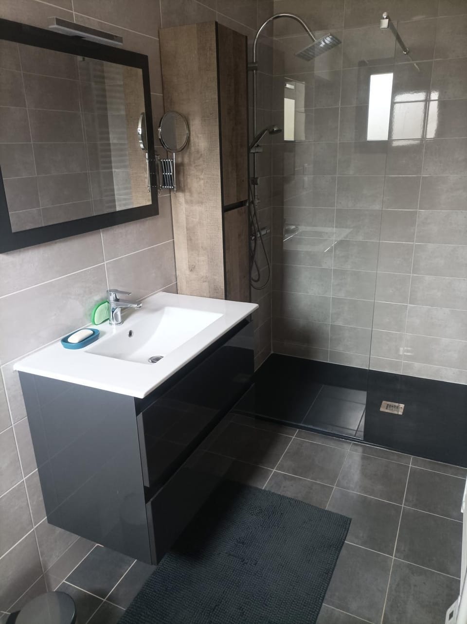 Shower, Bathroom