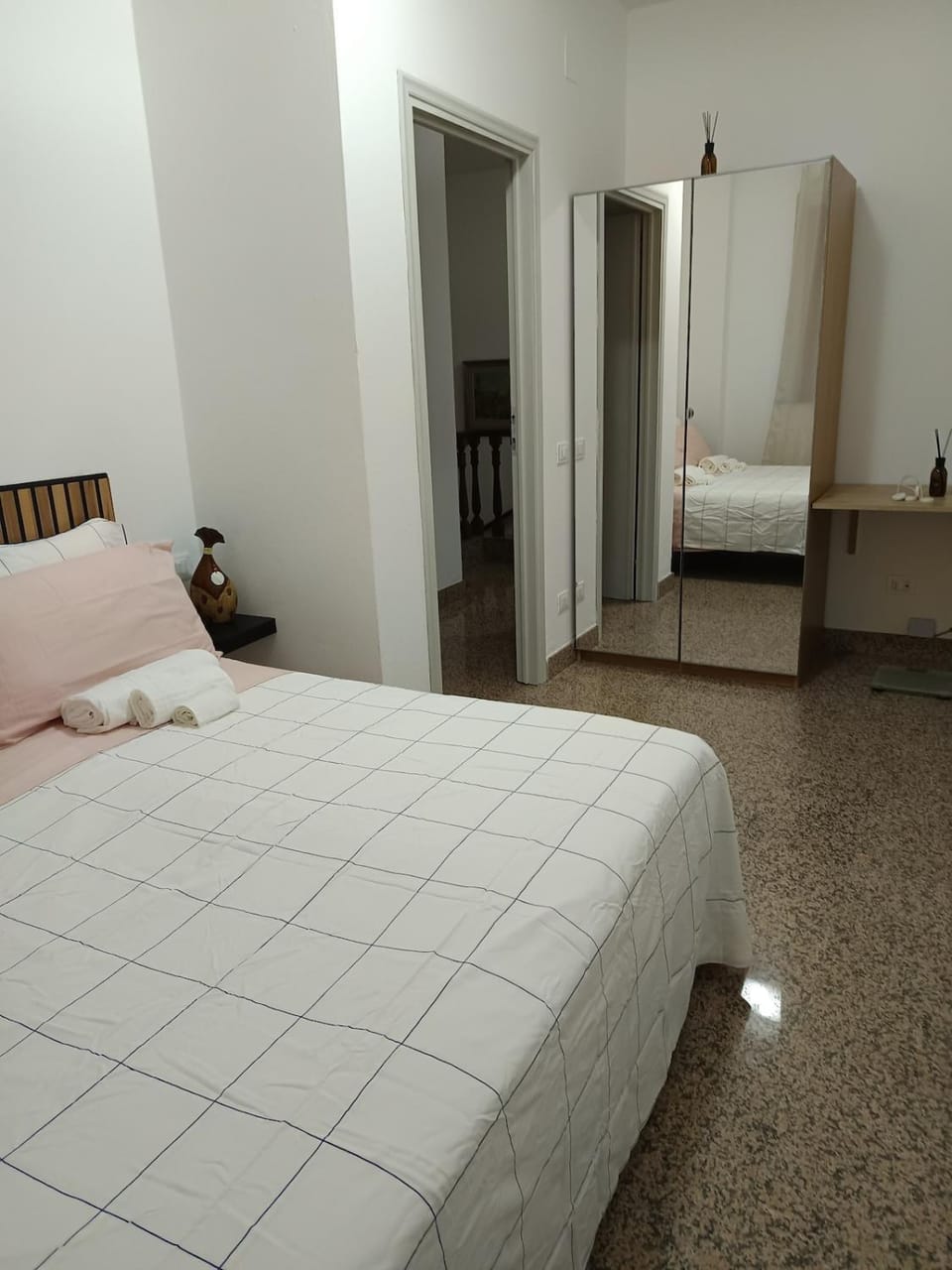 Bedroom, wardrobe