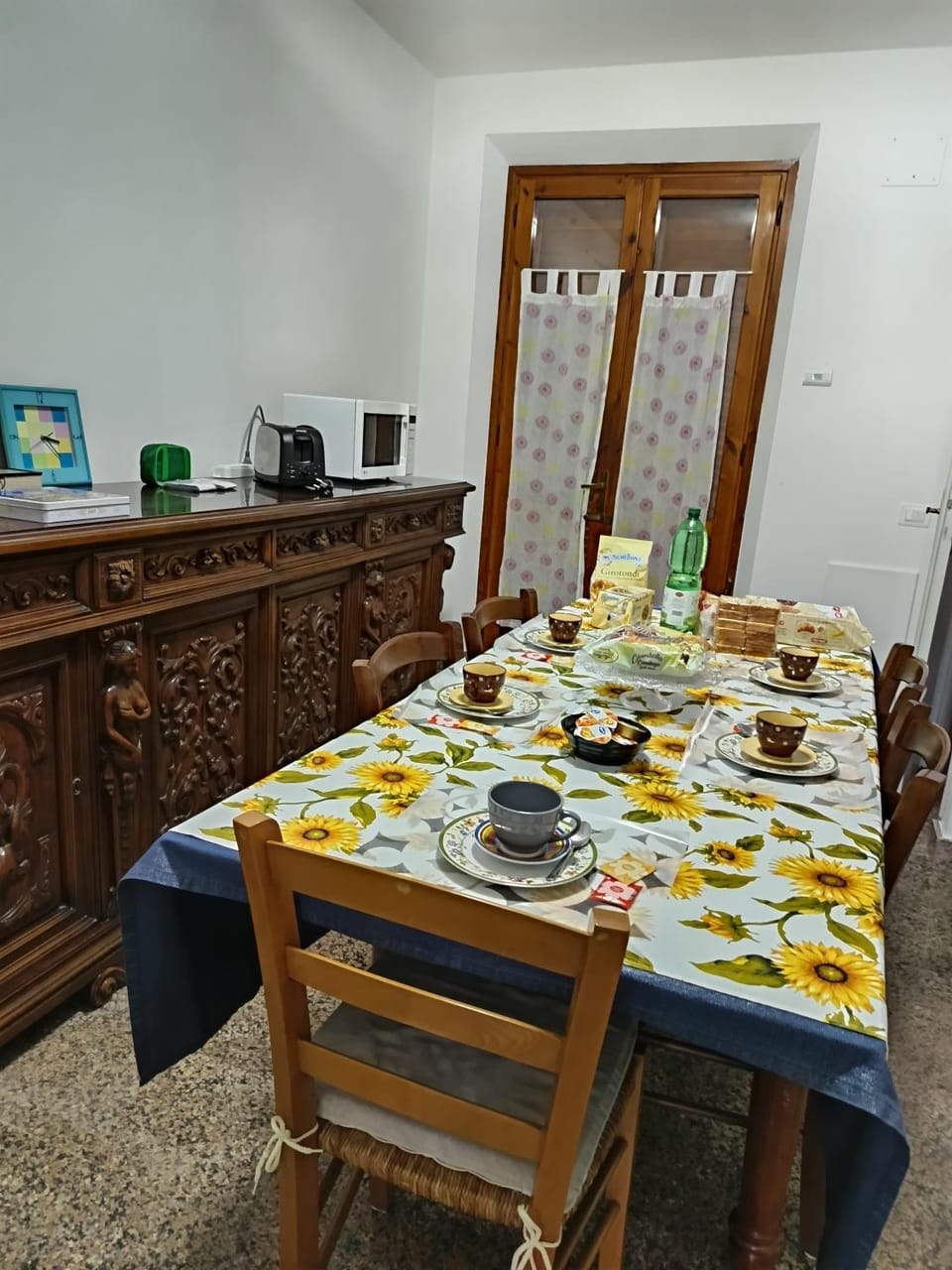 Dining area, Breakfast