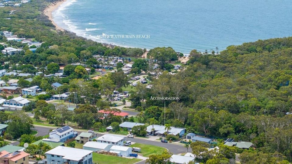Nearby landmark, Neighbourhood, Bird's eye view, Beach, Street view